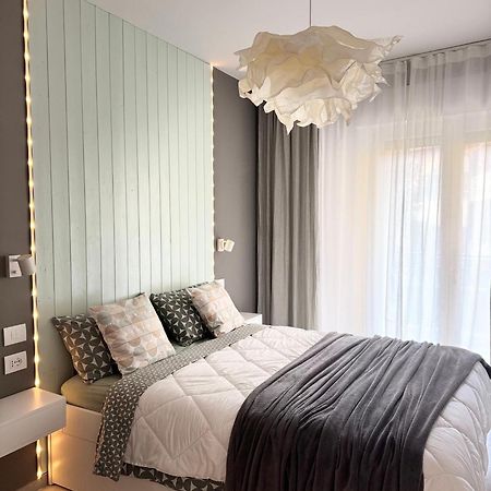 New Apartment In Historical Center Near Lake Riva del Garda Esterno foto