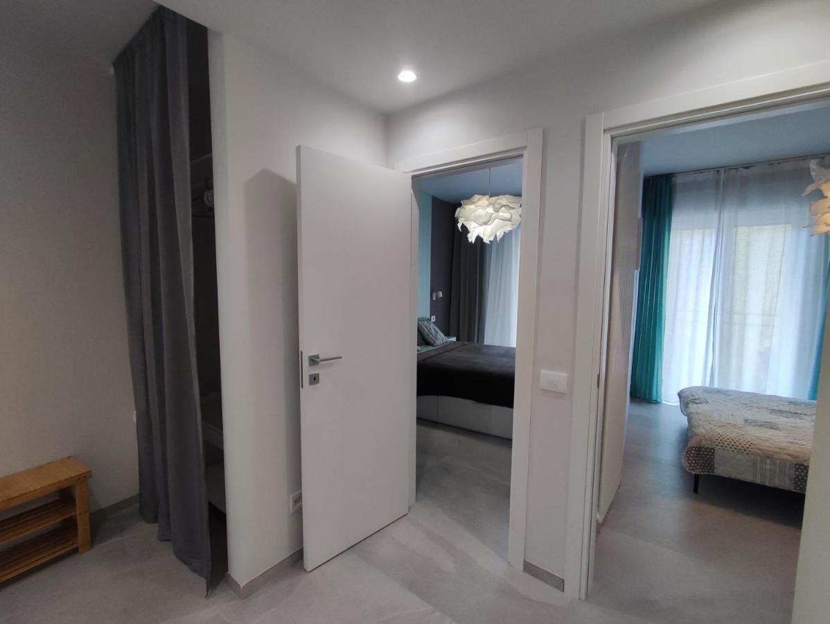 New Apartment In Historical Center Near Lake Riva del Garda Esterno foto