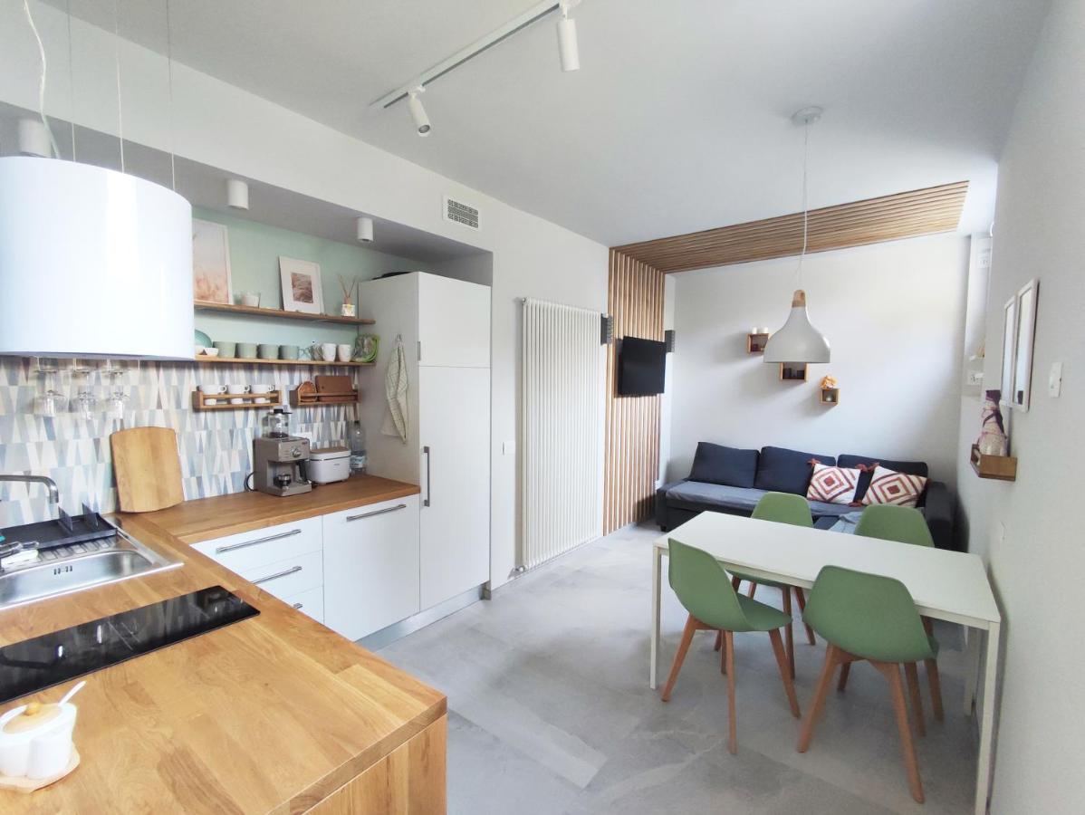New Apartment In Historical Center Near Lake Riva del Garda Esterno foto