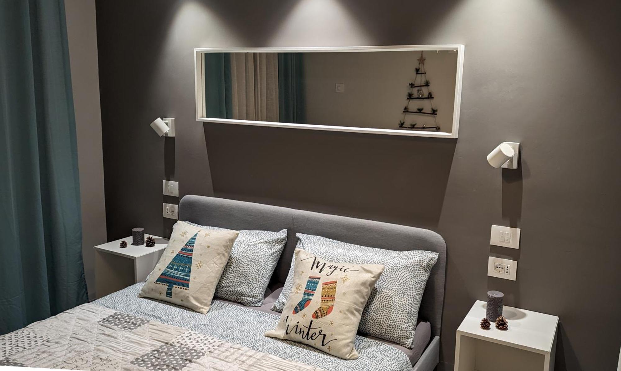 New Apartment In Historical Center Near Lake Riva del Garda Esterno foto