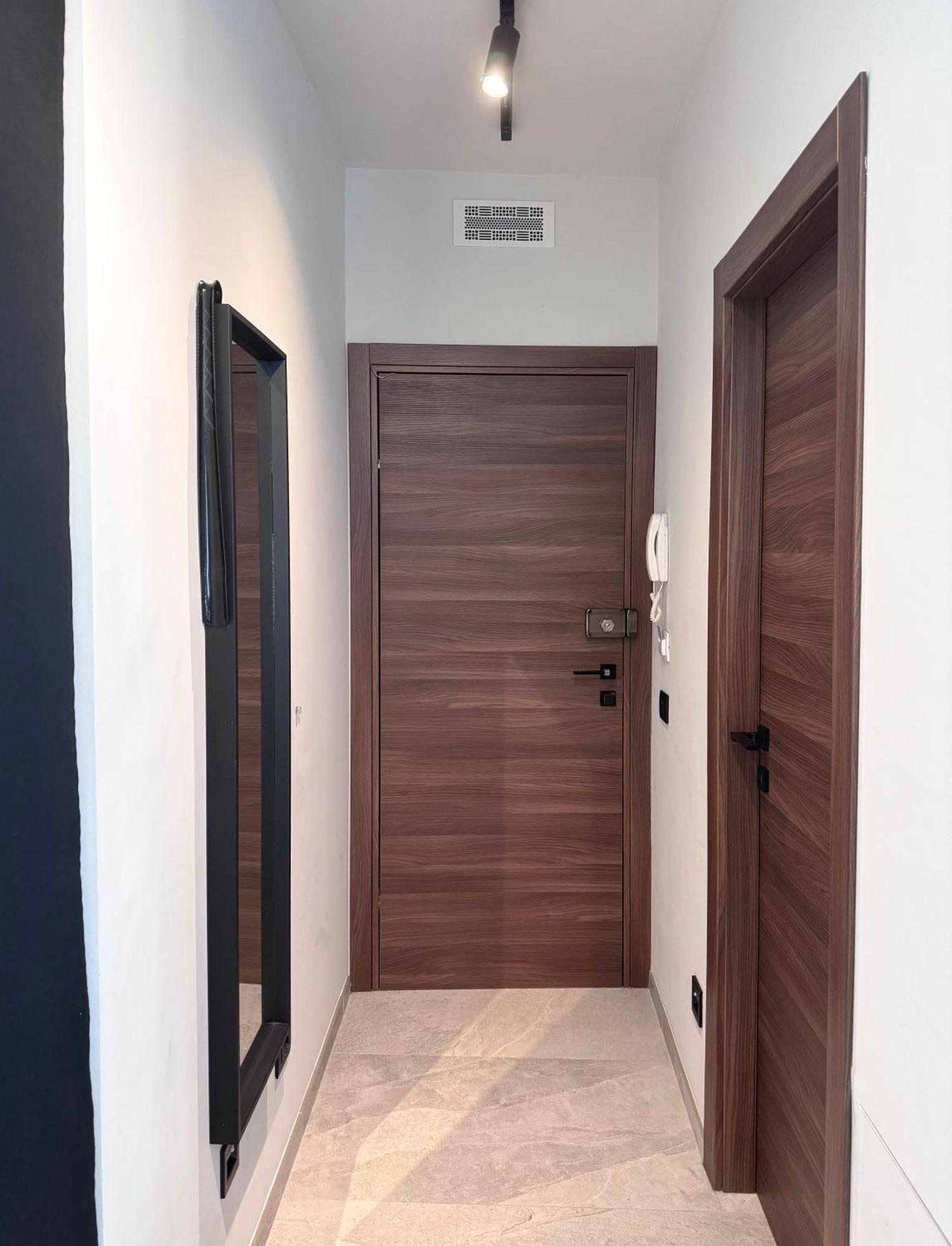New Apartment In Historical Center Near Lake Riva del Garda Esterno foto