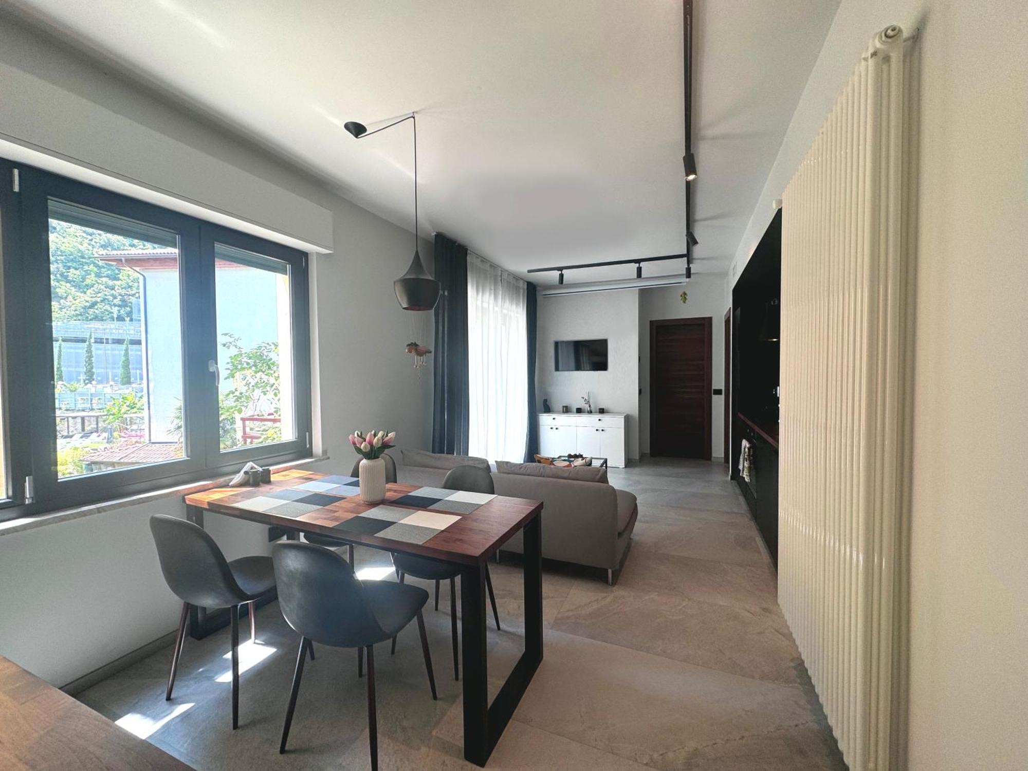 New Apartment In Historical Center Near Lake Riva del Garda Esterno foto