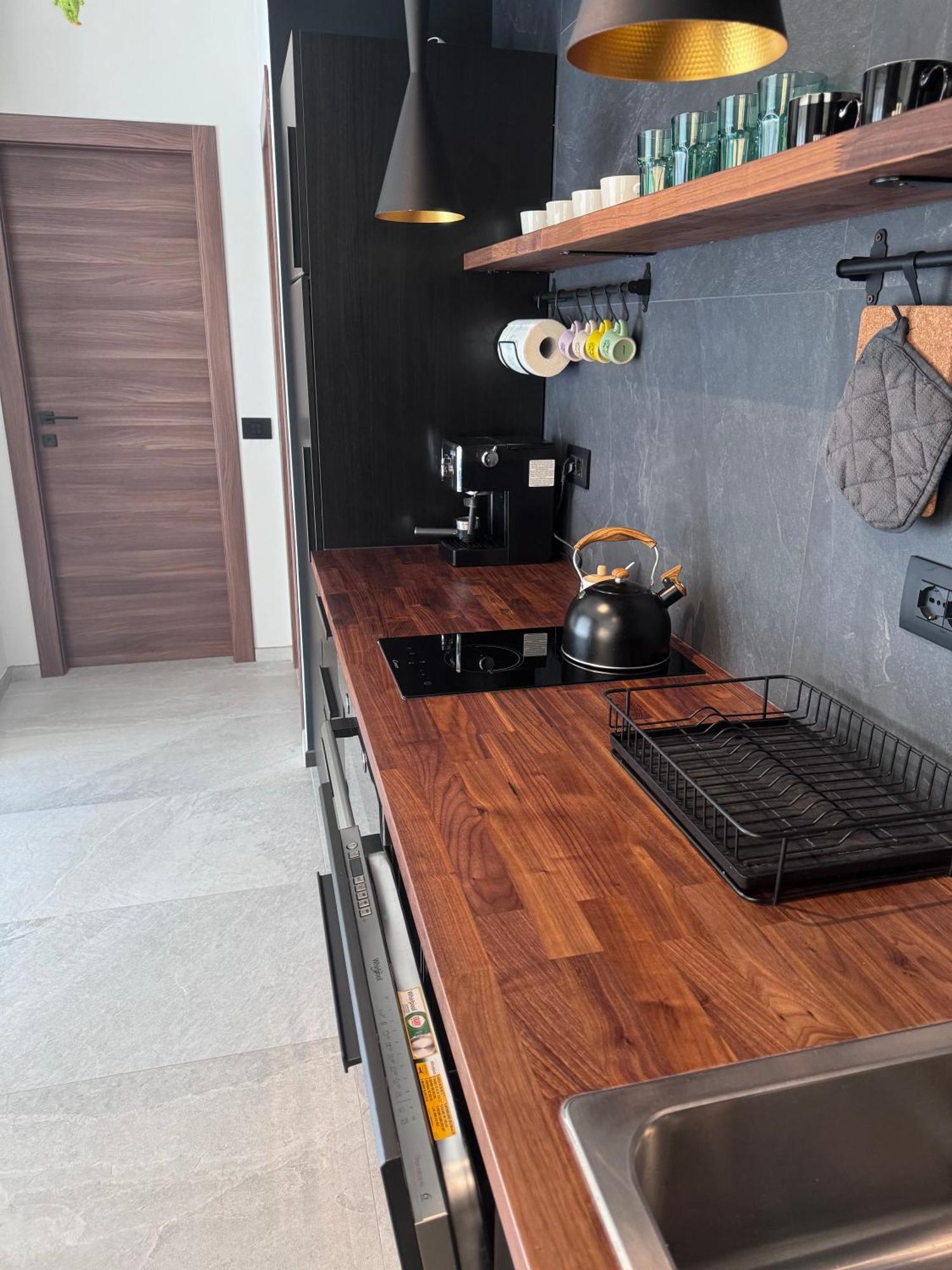 New Apartment In Historical Center Near Lake Riva del Garda Esterno foto