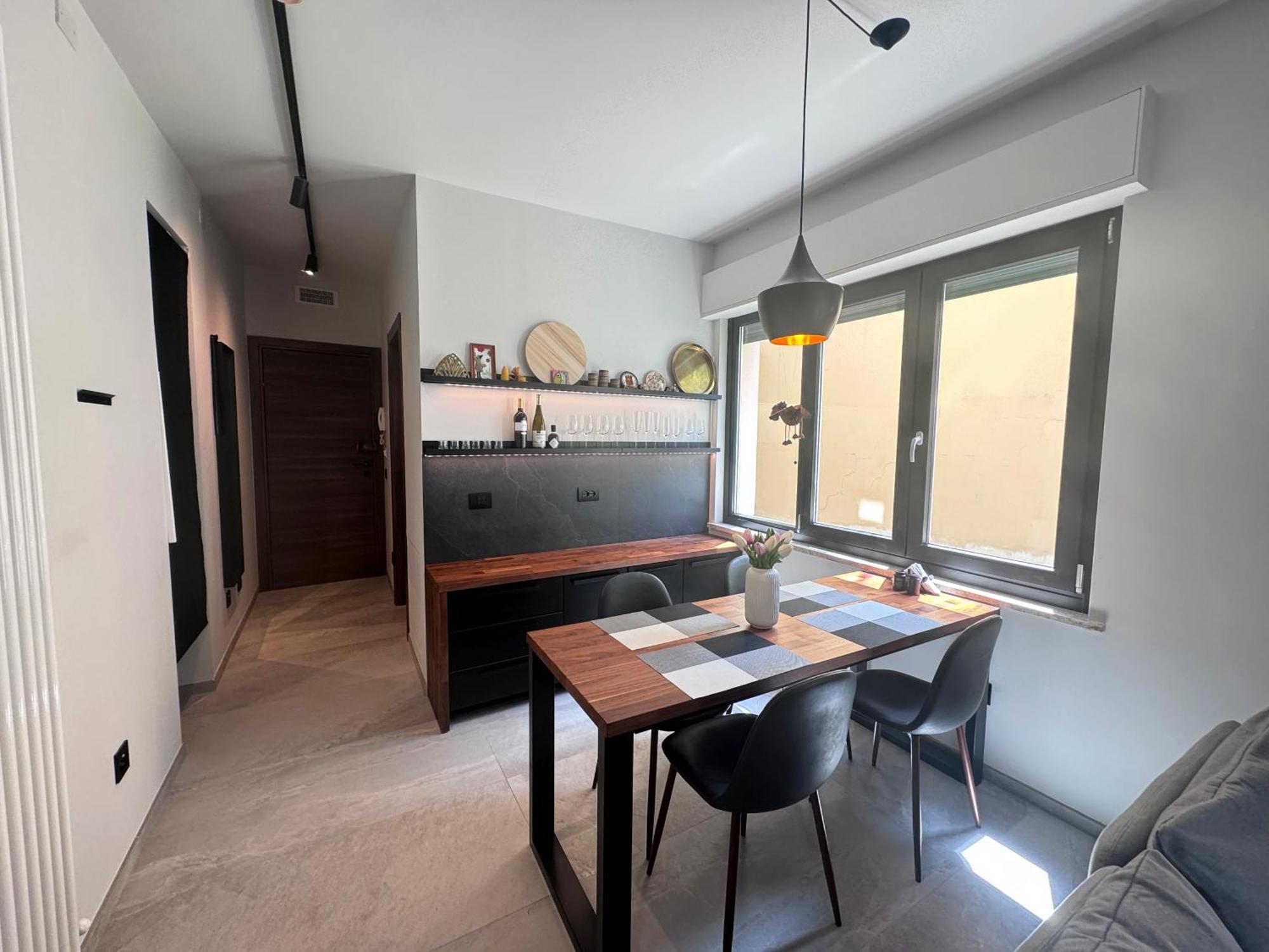 New Apartment In Historical Center Near Lake Riva del Garda Esterno foto