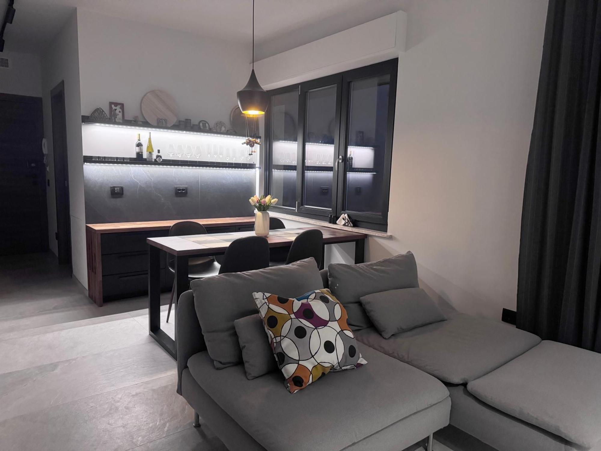 New Apartment In Historical Center Near Lake Riva del Garda Esterno foto