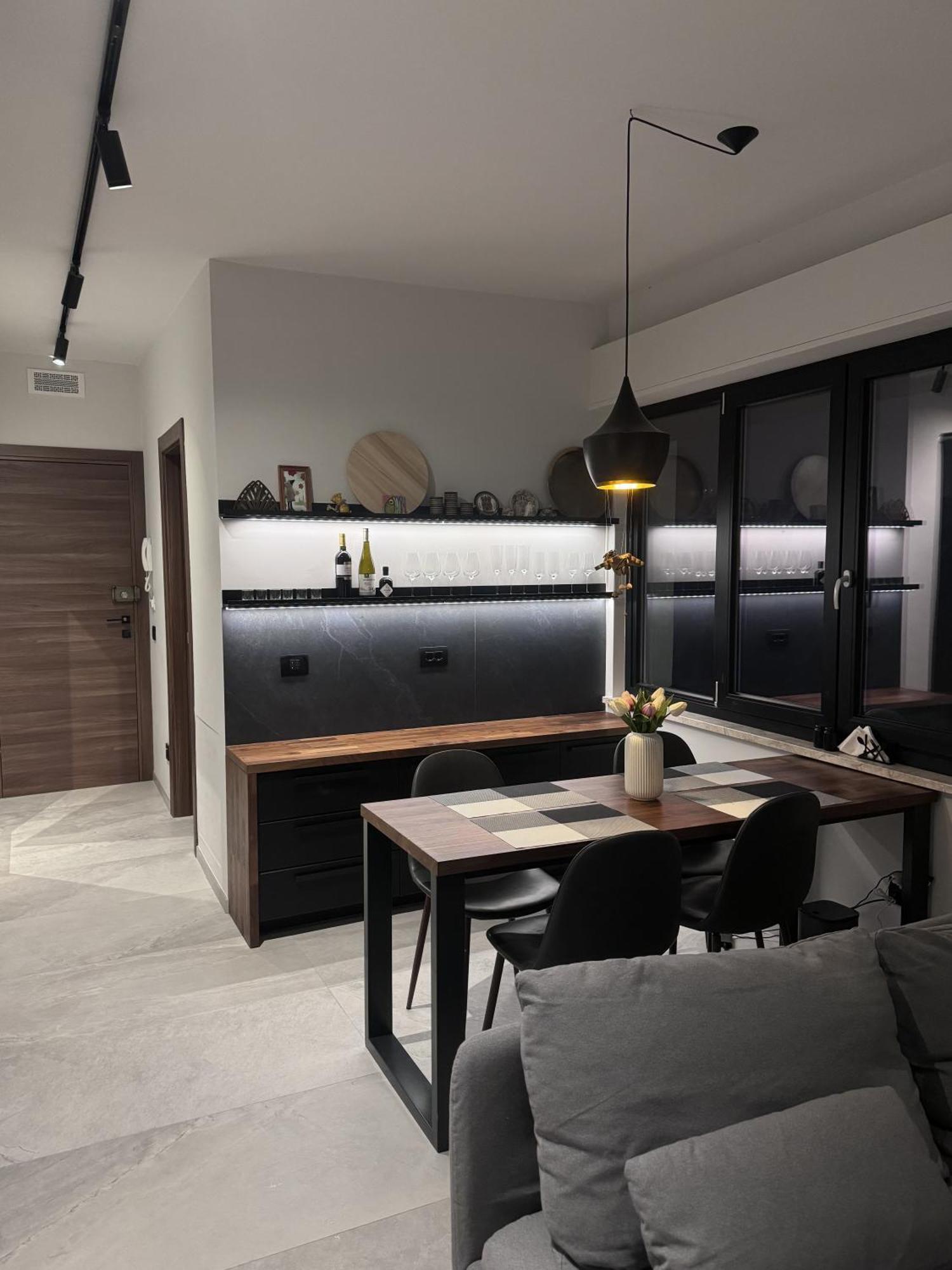 New Apartment In Historical Center Near Lake Riva del Garda Esterno foto