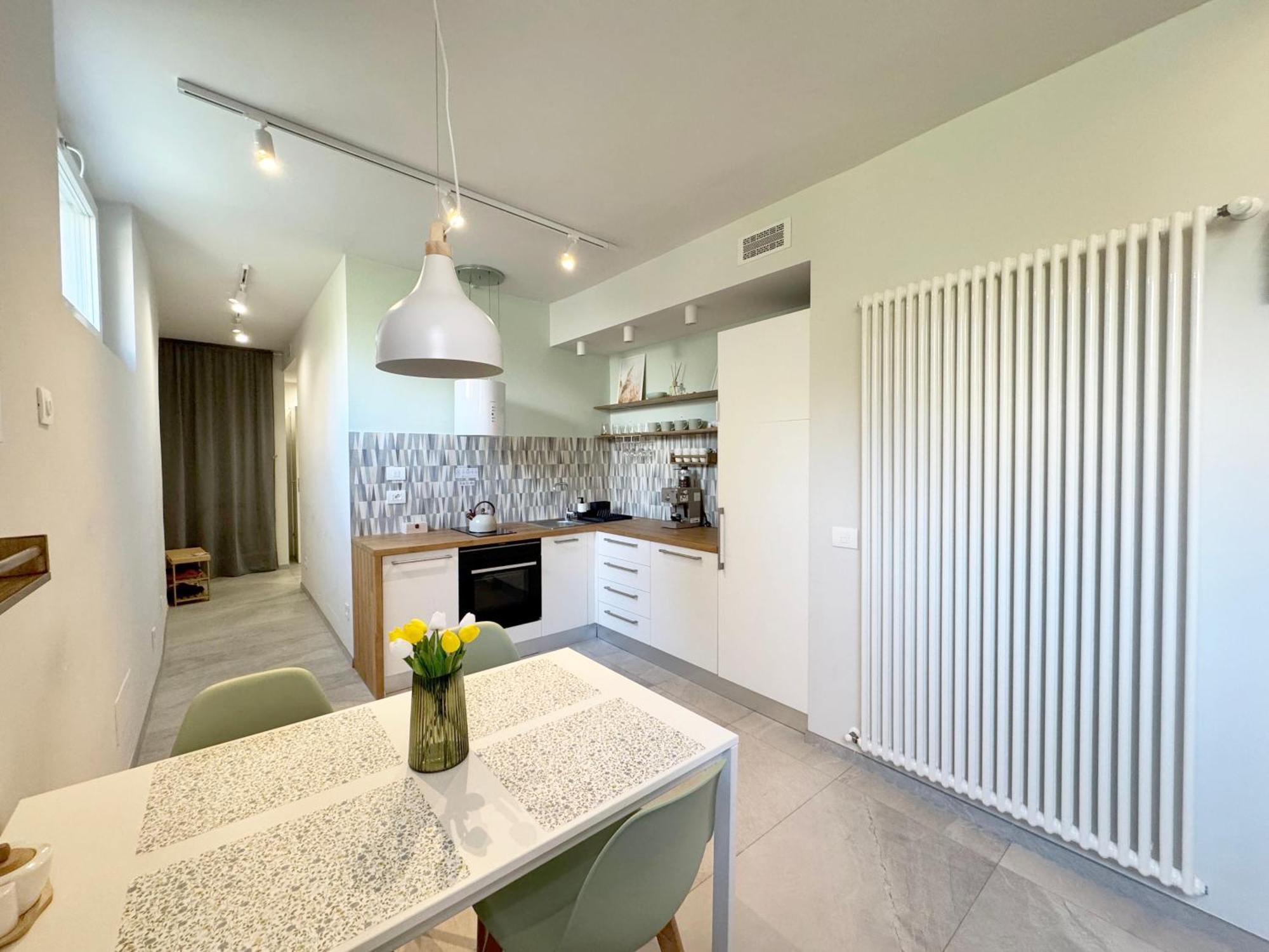 New Apartment In Historical Center Near Lake Riva del Garda Esterno foto