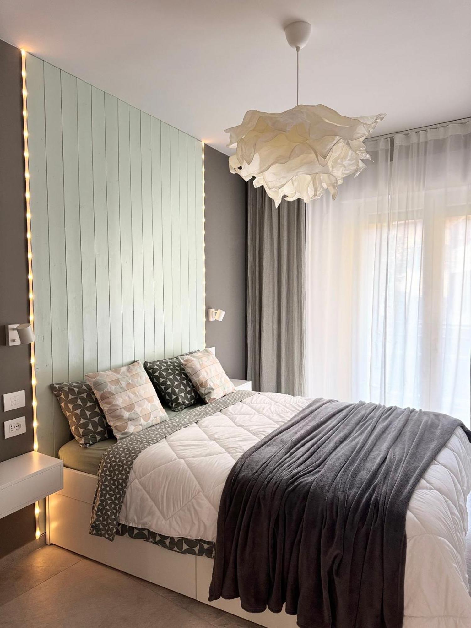 New Apartment In Historical Center Near Lake Riva del Garda Esterno foto