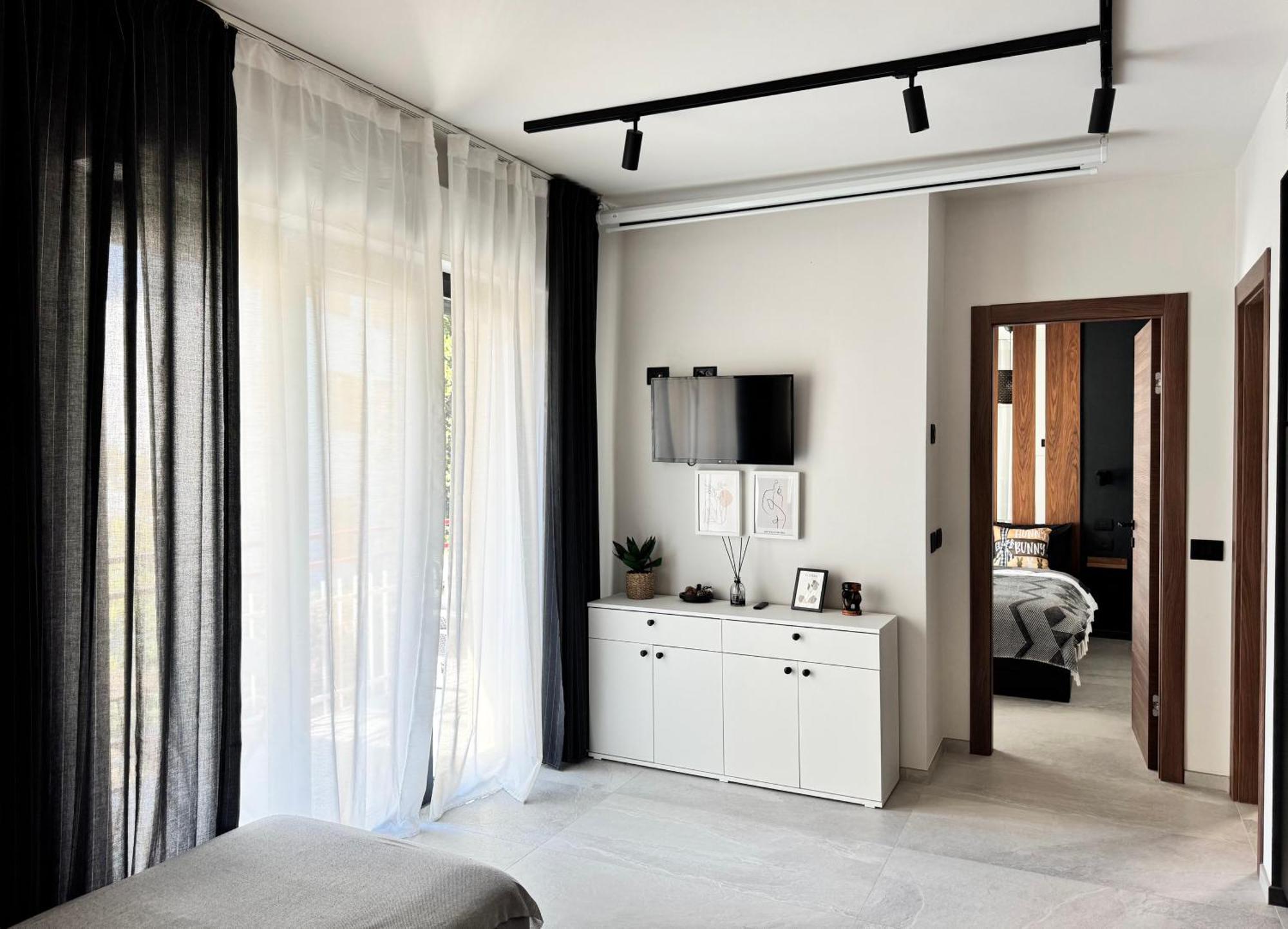 New Apartment In Historical Center Near Lake Riva del Garda Esterno foto