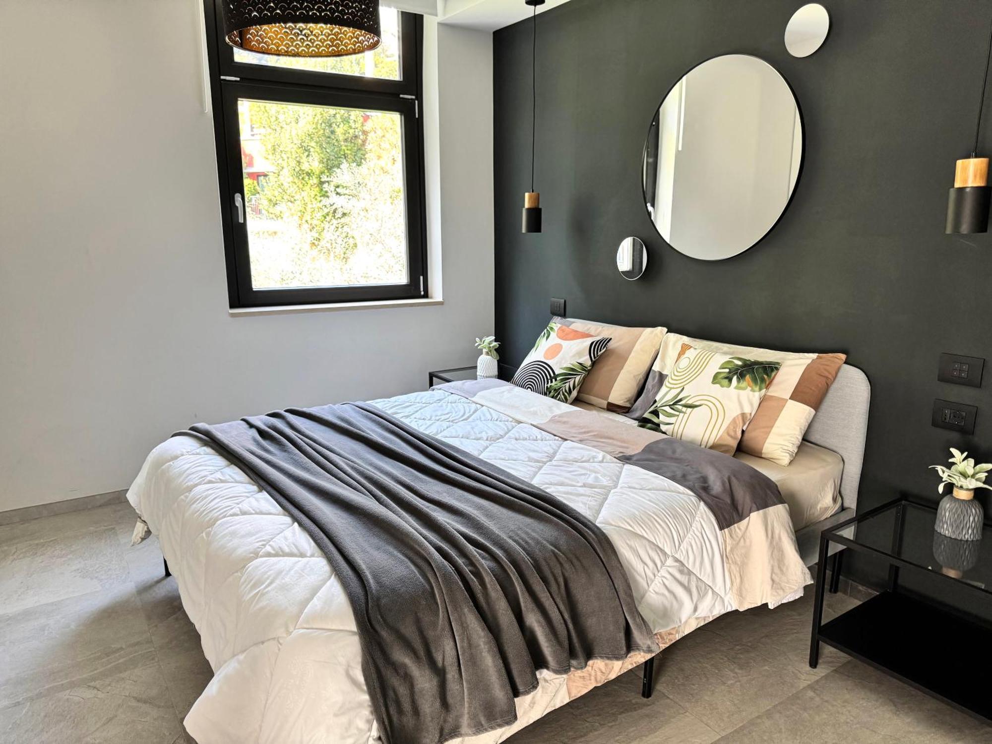 New Apartment In Historical Center Near Lake Riva del Garda Esterno foto
