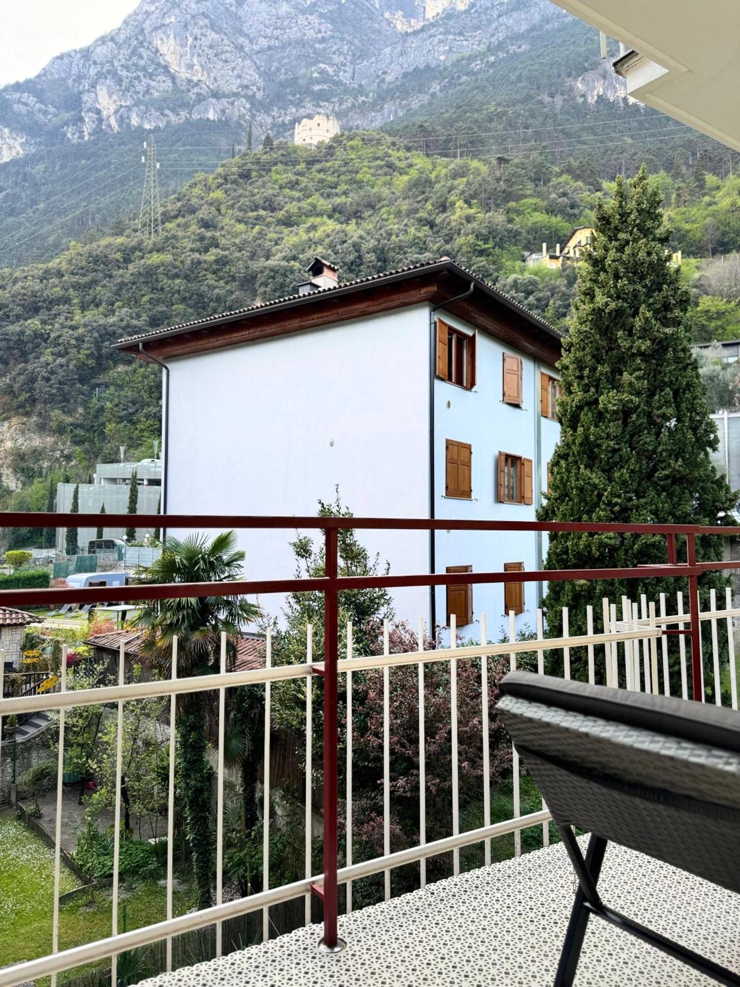 New Apartment In Historical Center Near Lake Riva del Garda Esterno foto