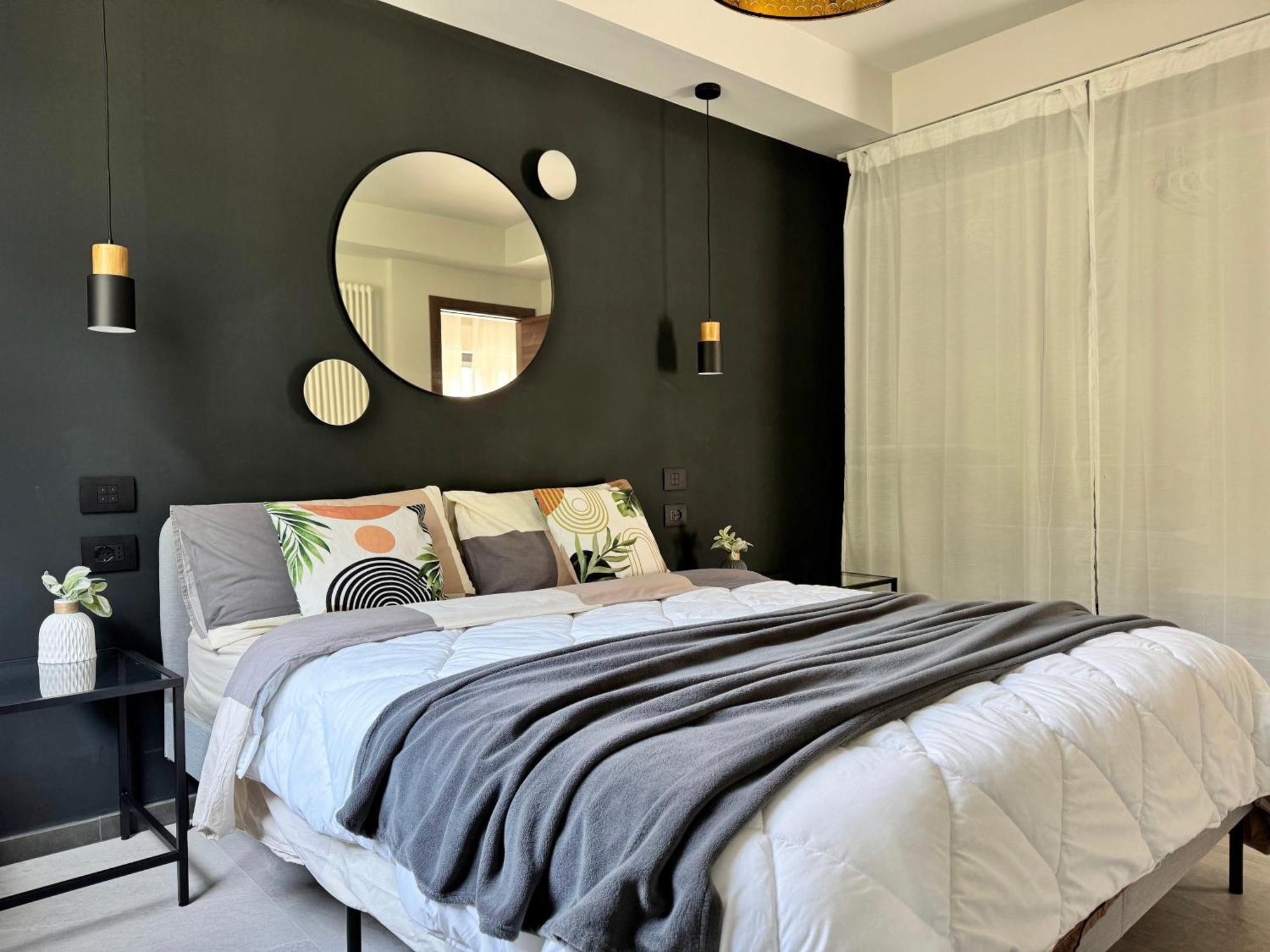 New Apartment In Historical Center Near Lake Riva del Garda Esterno foto